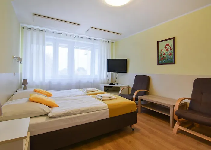 Lesna Przystan 홀리데이파크 *