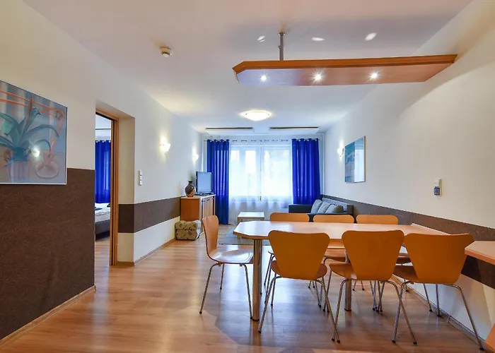 Lesna Przystan 홀리데이파크 레왈